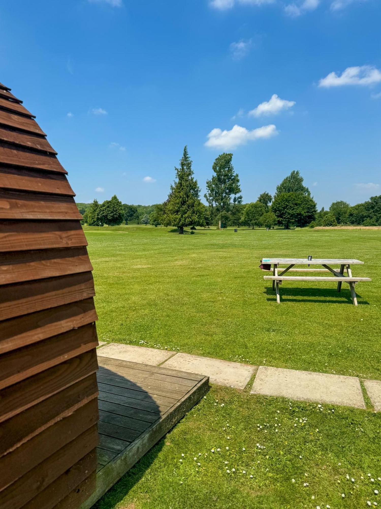 Rodway Hill Golf & Eco Pod Hotel Gloucester Esterno foto