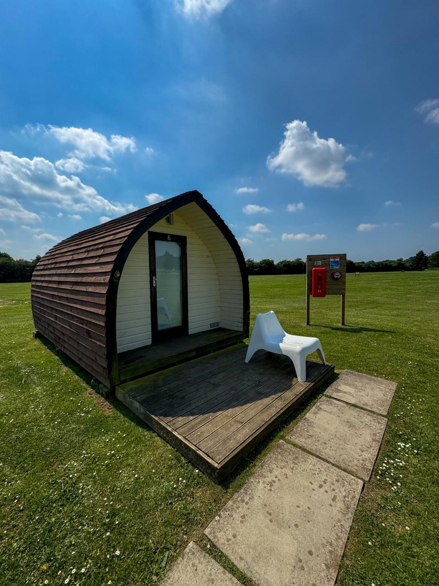 Rodway Hill Golf & Eco Pod Hotel Gloucester Esterno foto