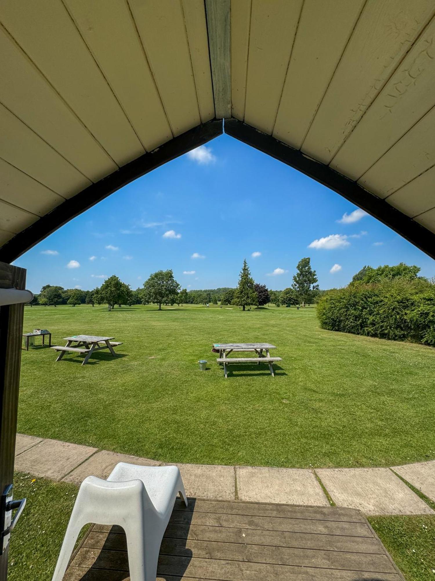 Rodway Hill Golf & Eco Pod Hotel Gloucester Esterno foto