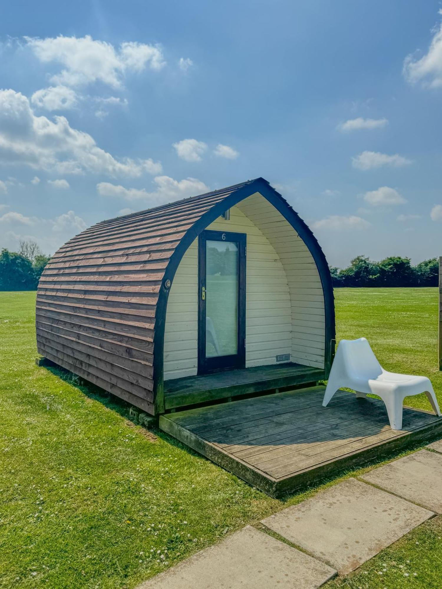 Rodway Hill Golf & Eco Pod Hotel Gloucester Esterno foto