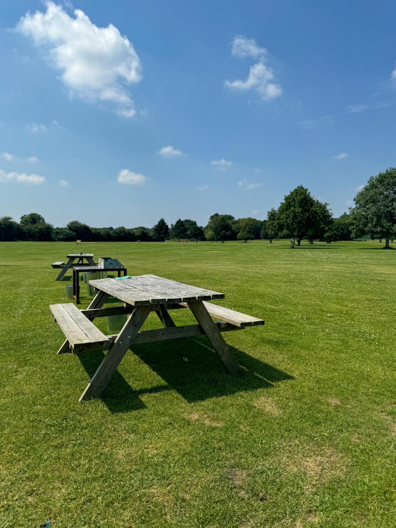 Rodway Hill Golf & Eco Pod Hotel Gloucester Esterno foto