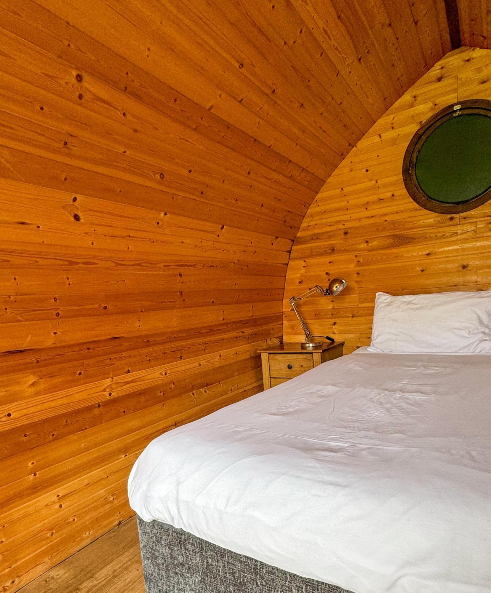 Rodway Hill Golf & Eco Pod Hotel Gloucester Esterno foto