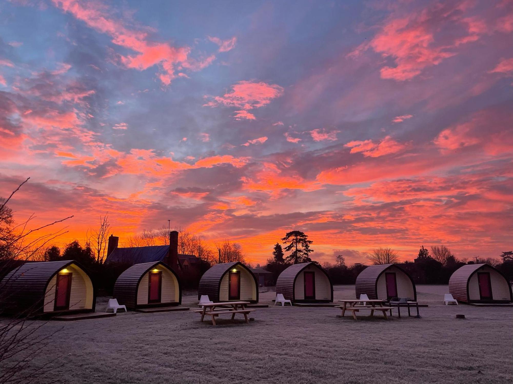Rodway Hill Golf & Eco Pod Hotel Gloucester Esterno foto